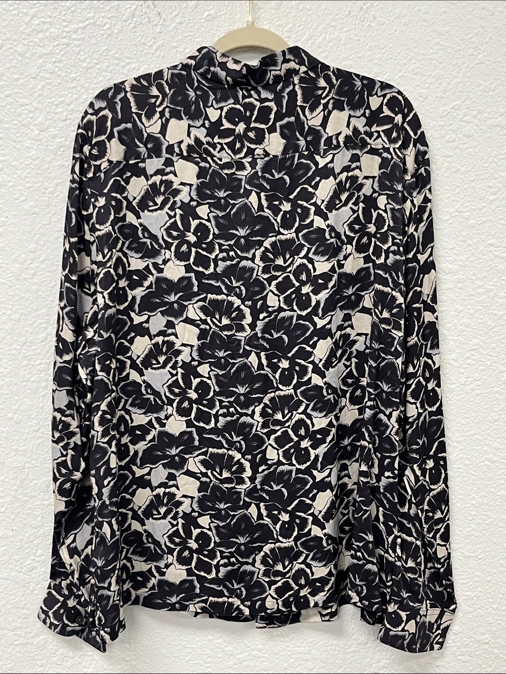 All Saints Tiergarten Men’s Floral Button-Down Shirt - Black & Cream
#1285 - Picture 3 of 4